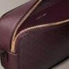 Bolso para cámara con logotipo en todo el diseño Bolso para cámara con logotipo en todo el diseño