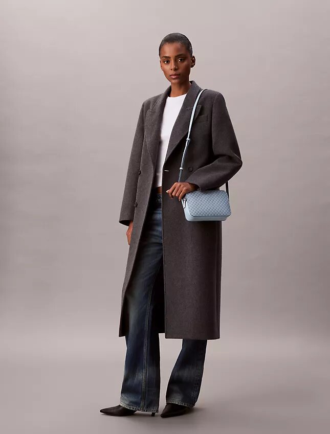 Bolso para cámara con logotipo en todo el diseño Bolso para cámara con logotipo en todo el diseño