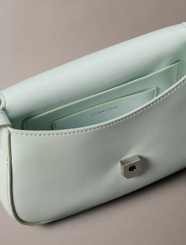 Bolso para cámara con solapa y Monogram Bolso para cámara con solapa y Monogram