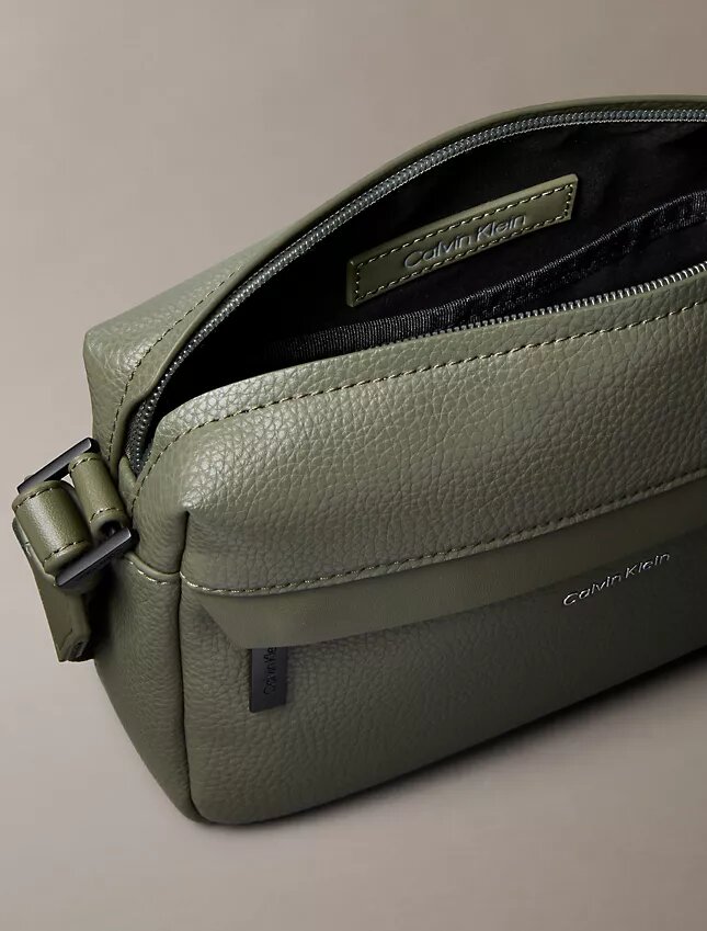 Bolso para cámara con textura granulada Bolso para cámara con textura granulada