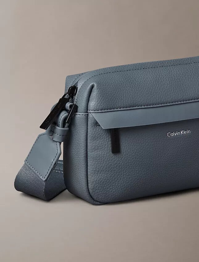 Bolso para cámara con textura granulada Bolso para cámara con textura granulada