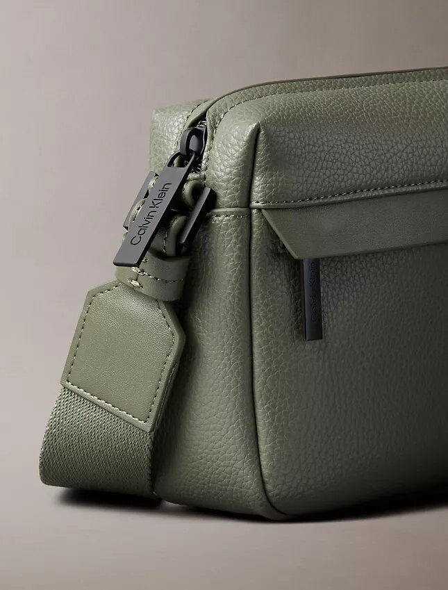 Bolso para cámara con textura granulada Bolso para cámara con textura granulada
