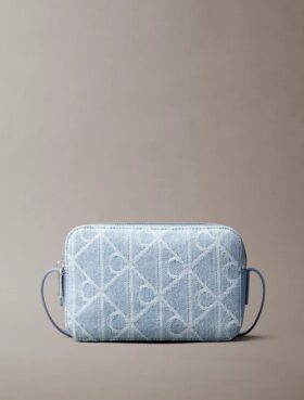 Bolso para cámara de Denim con logotipo en todo el diseño