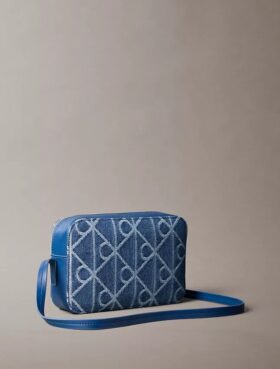 Bolso para cámara de Denim con logotipo en todo el diseño
