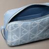 Bolso para cámara de Denim con logotipo en todo el diseño Bolso para cámara de Denim con logotipo en todo el diseño