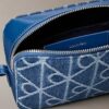 Bolso para cámara de Denim con logotipo en todo el diseño Bolso para cámara de Denim con logotipo en todo el diseño