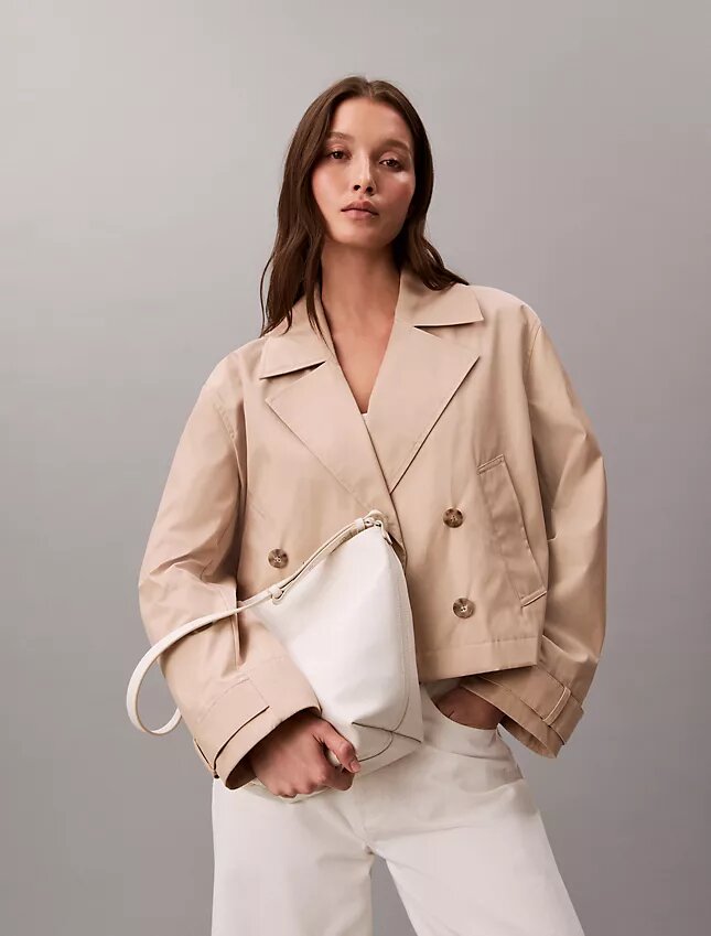Bolso tipo cubo con logotipo estampado en toda la superficie y bolsita Bolso tipo cubo con logotipo estampado en toda la superficie y bolsita