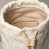 Bolso tipo cubo con monograma integral