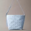 Bolso tipo cubo de Denim con el logotipo Emblem Logo por toda la superficie Bolso tipo cubo de Denim con el logotipo Emblem Logo por toda la superficie