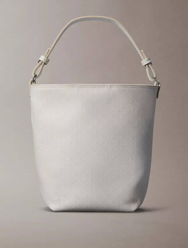 Bolso tipo cubo pequeño con estampado de logotipo en todo el diseño y bolsillo interior Bolso tipo cubo pequeño con estampado de logotipo en todo el diseño y bolsillo interior