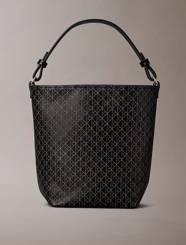 Bolso tipo cubo pequeño con estampado de logotipo en todo el diseño y bolsillo interior Bolso tipo cubo pequeño con estampado de logotipo en todo el diseño y bolsillo interior