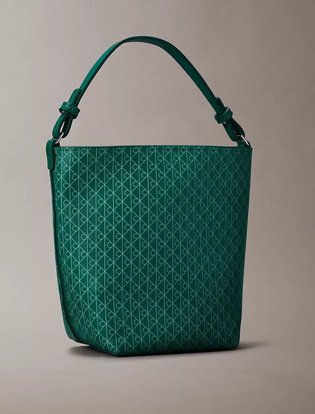 Bolso tipo cubo pequeño con estampado de logotipo en todo el diseño y bolsillo interior Bolso tipo cubo pequeño con estampado de logotipo en todo el diseño y bolsillo interior