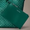 Bolso tipo cubo pequeño con estampado de logotipo en todo el diseño y bolsillo interior Bolso tipo cubo pequeño con estampado de logotipo en todo el diseño y bolsillo interior