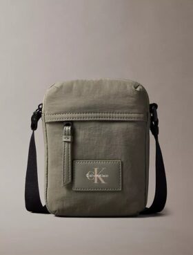Bolso tipo reporter de nailon