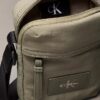 Bolso tipo reporter de nailon Bolso tipo reporter de nailon