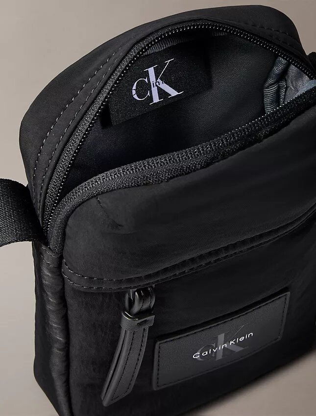 Bolso tipo reporter de nailon Bolso tipo reporter de nailon
