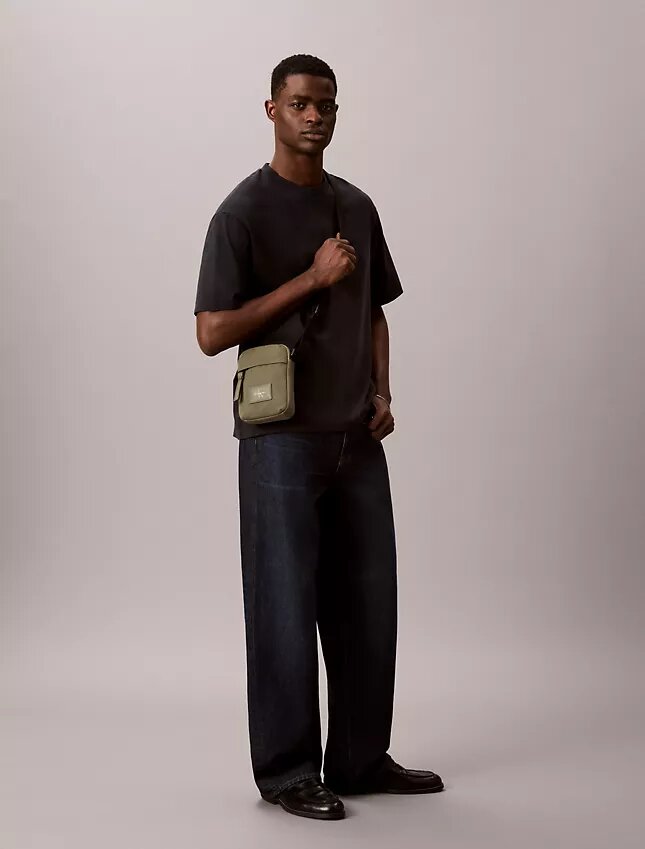 Bolso tipo reporter de nailon Bolso tipo reporter de nailon
