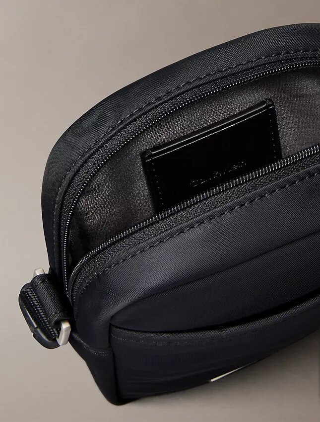 Bolso tipo reportero delgado Bolso tipo reportero delgado