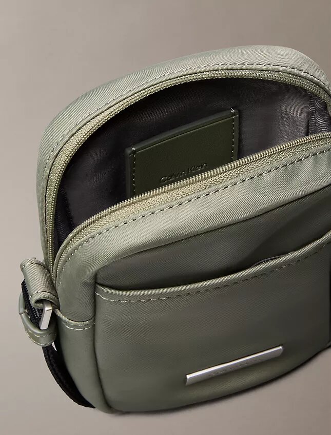 Bolso tipo reportero delgado Bolso tipo reportero delgado