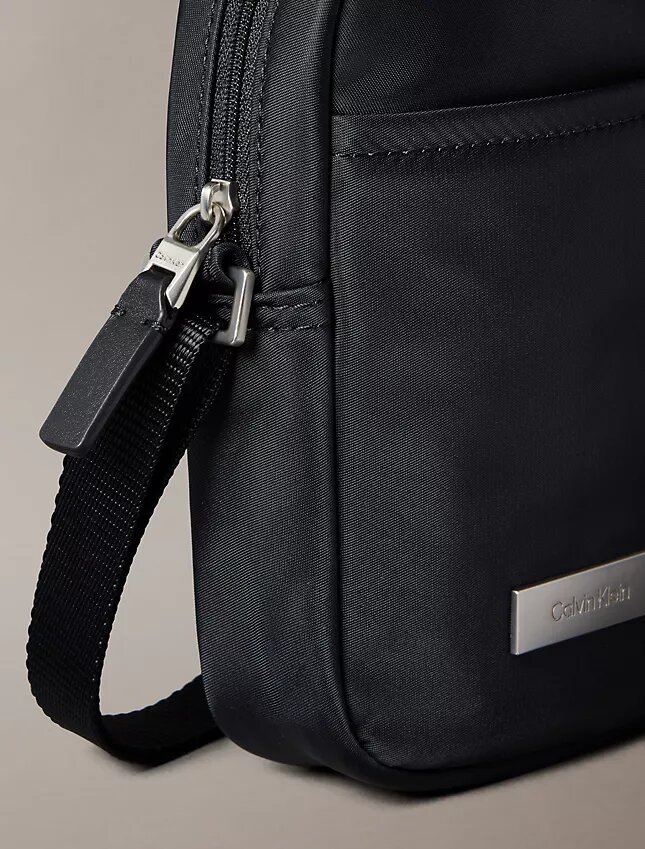 Bolso tipo reportero delgado Bolso tipo reportero delgado