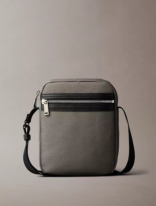 Bolso tipo reportero estructurado Bolso tipo reportero estructurado