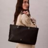 Bolso tote con correa de cadena Archive Bolso tote con correa de cadena Archive