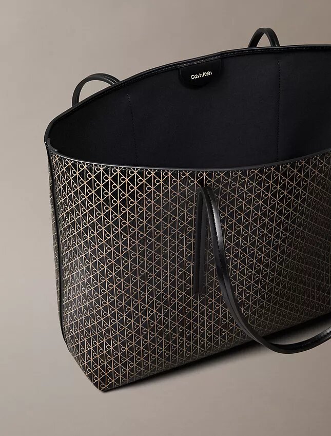 Bolso tote con el logotipo del emblema por toda la superficie y bolsillo Bolso tote con el logotipo del emblema por toda la superficie y bolsillo