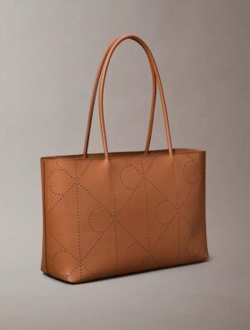 Bolso tote con logotipo perforado