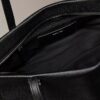 Bolso tote con textura de guijarros y logotipo