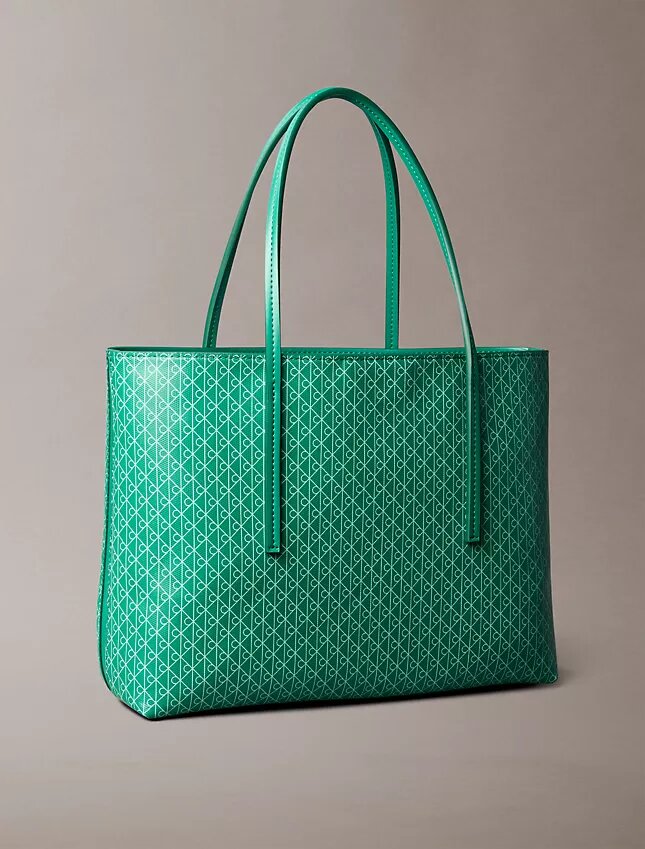 Bolso tote pequeño con estampado del logotipo en todo el tejido y bolsillo Bolso tote pequeño con estampado del logotipo en todo el tejido y bolsillo
