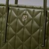 Bolso tote pequeño con logotipo acolchado Bolso tote pequeño con logotipo acolchado