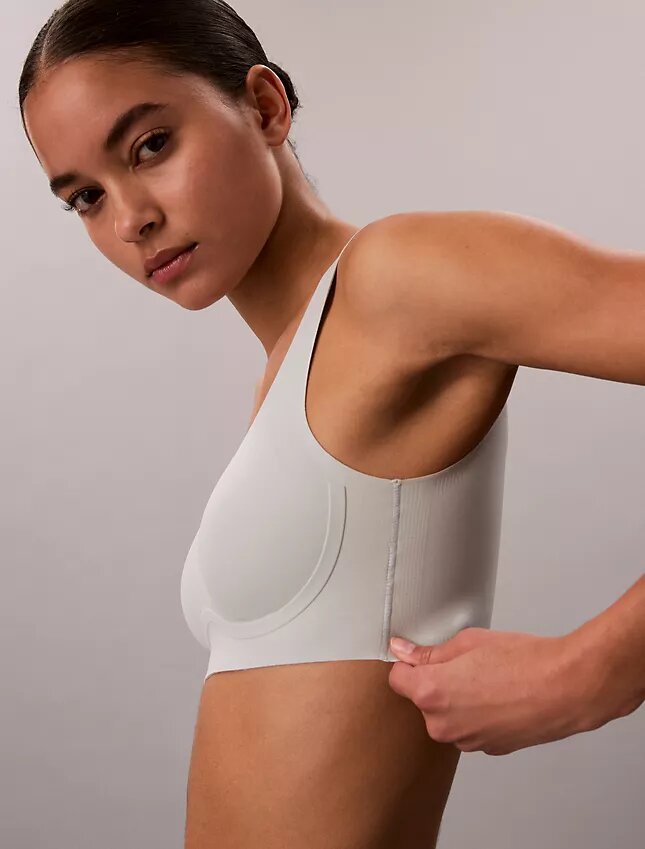 Bralette con aros de gel invisibles y forro ligero Bralette con aros de gel invisibles y forro ligero