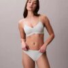 Bralette con aros de gel invisibles y forro ligero Bralette con aros de gel invisibles y forro ligero