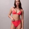 Bralette de baño con triángulo icónico de CK