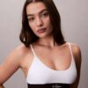 Bralette elástico de microfibra Unlined con Monogram gráfico, sin forro Bralette elástico de microfibra Unlined con Monogram gráfico, sin forro