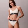 Bralette elástico de microfibra Unlined con Monogram gráfico, sin forro Bralette elástico de microfibra Unlined con Monogram gráfico, sin forro