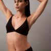 Bralette triangular con forro ligero Form to Body Bralette triangular con forro ligero Form to Body