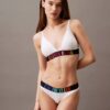 Bralette triangular con forro ligero Intense Power Pride Bralette triangular con forro ligero Intense Power Pride