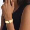 Brazalete de forma orgánica minimalista Brazalete de forma orgánica minimalista