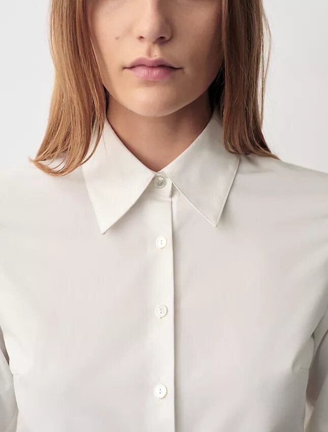 Camisa ajustada con botones Daisy Camisa ajustada con botones Daisy