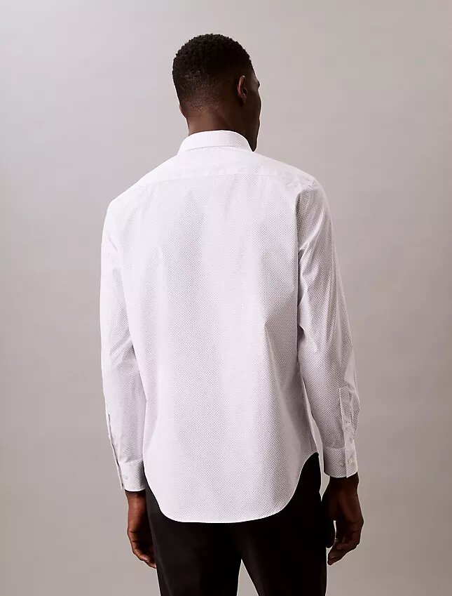 Camisa ajustada con botones y tejido elástico Camisa ajustada con botones y tejido elástico