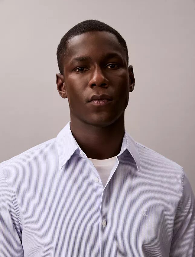 Camisa ajustada de Cotton Stretch a rayas con botones Camisa ajustada de Cotton Stretch a rayas con botones