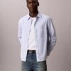Camisa ajustada de rayas con botones Camisa ajustada de rayas con botones