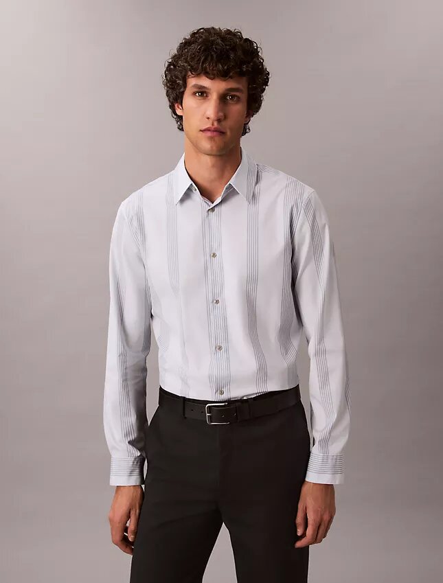 Camisa ajustada elástica Supima con rayas teñidas en hilo Camisa ajustada elástica Supima con rayas teñidas en hilo