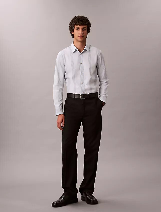Camisa ajustada elástica Supima con rayas teñidas en hilo Camisa ajustada elástica Supima con rayas teñidas en hilo