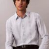 Camisa ajustada elástica Supima con rayas teñidas en hilo Camisa ajustada elástica Supima con rayas teñidas en hilo