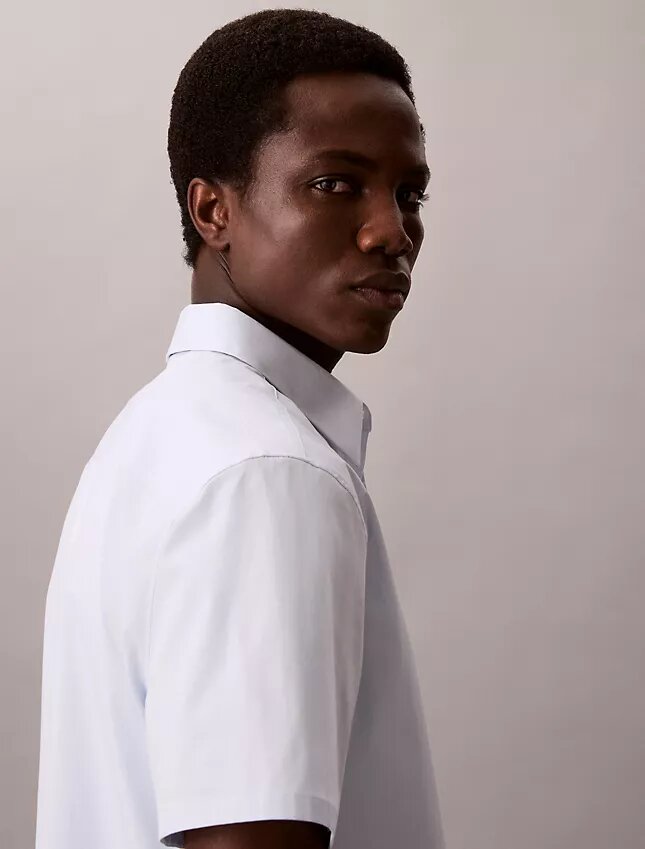 Camisa clásica con botones de Cotton Stretch Camisa clásica con botones de Cotton Stretch