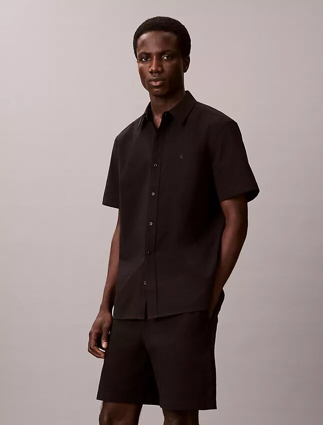 Camisa clásica con botones de seersucker Camisa clásica con botones de seersucker