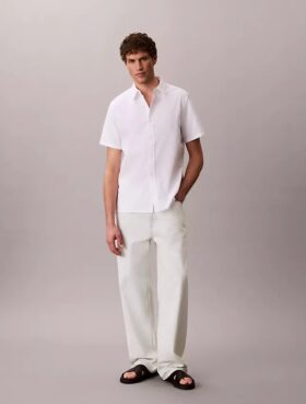 Camisa clásica con botones de seersucker