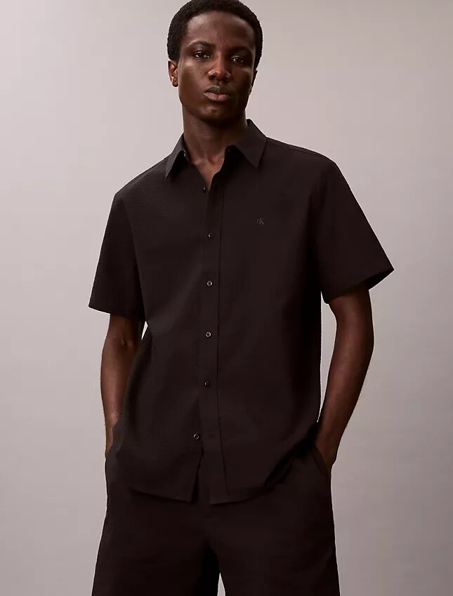 Camisa clásica con botones de seersucker Camisa clásica con botones de seersucker